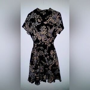 NANETTE LEPORE Elegant casual dress with beautiful blue and beige tones size 12